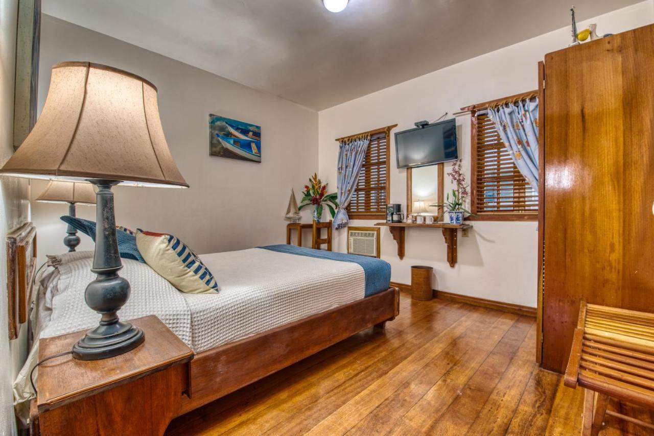 Hotel โบกัสทาวน์ ภายนอก รูปภาพ